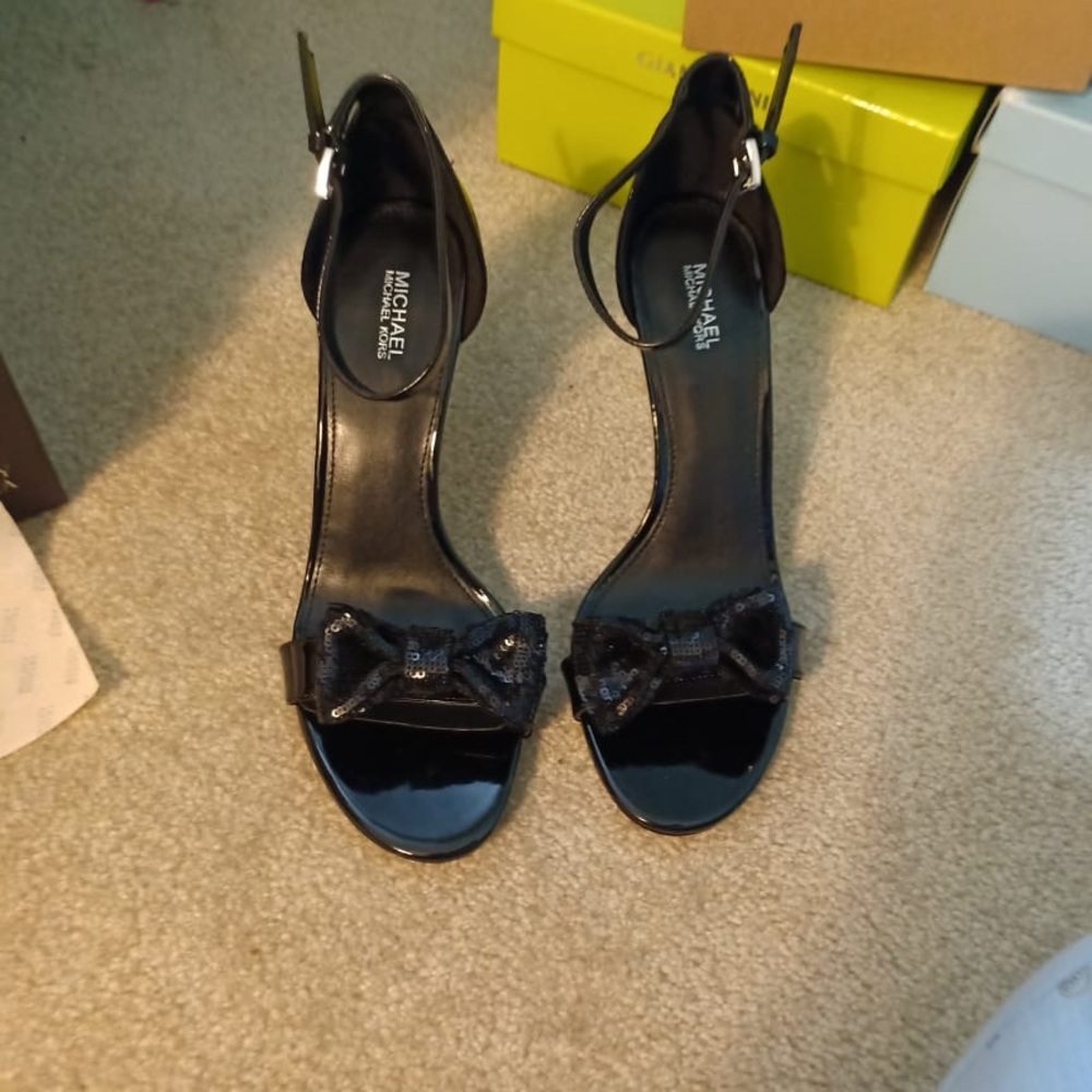 michael kors heels